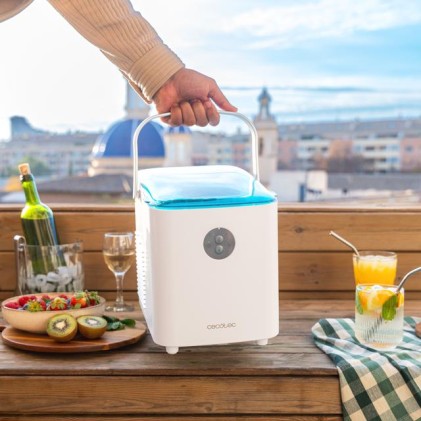 Fabbricatore di ghiaccio Cecotec Chillin Ice 1200 Go - 120W - Capacit&agrave; giornaliera 12 kg - Controllo tramite pulsanti e LED - Finestra di monitoraggio - Funzione di autopulizia - Bianco