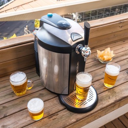 Distributore di birra Cecotec BeerFlow Steel 5000 - 65W - Compatibile con fusti da 5L - Temperatura da 2 a 12&deg;C - Indicatore LED - Vassoio raccogligocce rimovibile - Base antiscivolo - Nero e grigio