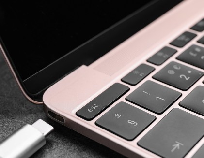 Hub USB-C 4 in 1 con porte USB 3.0 e Power Delivery
