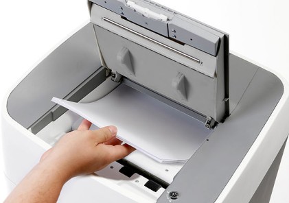 Dahle ShredMATIC 300 distruggi documenti Taglio a frammenti 60 dB 22 cm Bianco