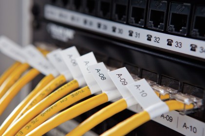 ORIGINALE DYMO Nastro Nero su bianco S0718580 18443 Nastro in vinile, Rhino, IND, 9mm x 5,5m, bianco su nero