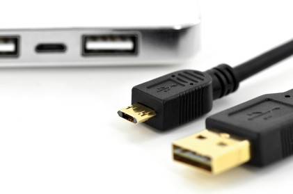 Cavo Con Connettore Micro Usb 2.0 Reversibile E Connettore "A" Reversibile Mt 1,8