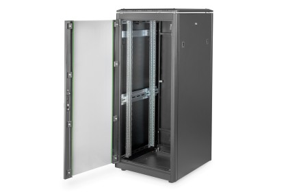 Armadio 26 Unita&#39; Linea Professionale (A)1310 X (L)600) X (P)600 Mm. Colore Nero Ral 9005