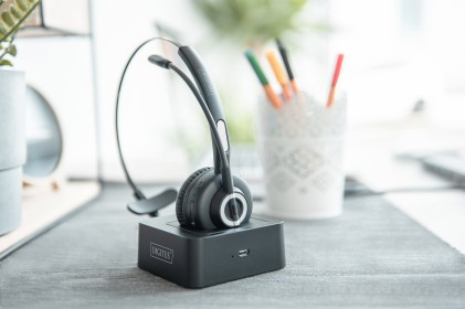 Digitus On Ear Bluetooth Headset With Docking Station
