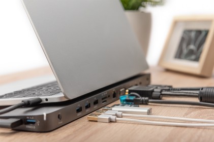 Docking Station 14" Per Notebook Usb-C, 3X Video, 3X Usb 3.0, 2X Usb-C, 2X Usb 2.0, Rj45