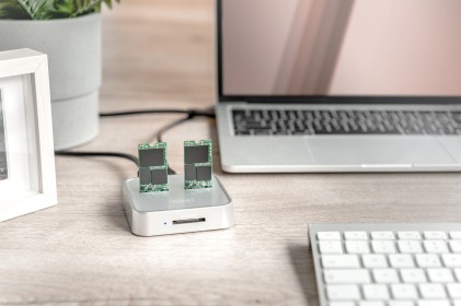 Digitus Docking Station Ssd M.2 Nvme + M.2 Sata Con Lettore Schede Sd-Express, Usb-C<Sup>™</Sup>