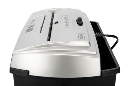 Distruggidocumenti 7 Fogli A4 Taglio 7 Mm.