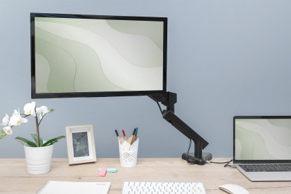 Digitus Supporto Per Monitor Intelligente Con Docking Station Integrata, Molla A Gas E Fissaggio A Morsetto.