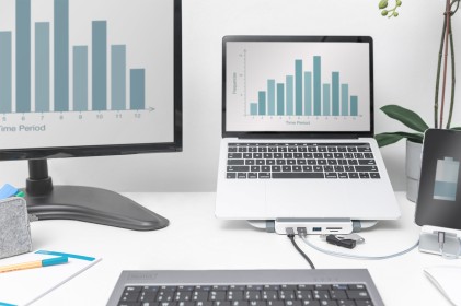Supporto Notebook Con Docking Station 8 Porte