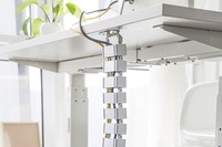 Passacavo Flessibile Lunghezza Adattabile Lungh. 130 X Largh. 6,7 X Prof. 3,5 Cm Colore Grigio Chiaro Digitus