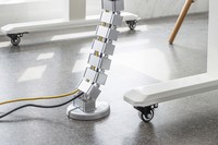 Passacavo Flessibile Lunghezza Adattabile Lungh. 130 X Largh. 6,7 X Prof. 3,5 Cm Colore Grigio Chiaro Digitus