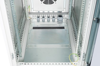 Armadio 42 Unit&agrave; 19" Per Reti Misure (A)2100 X (L)600 X (P)800 Mm. Colore Grigio Chiaro Da Esterno Ip55