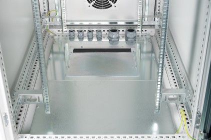 Armadio 42 Unitа 19&#34; Per Reti Misure (A)2100 X (L)800 X (P)1000 Mm. Colore Grigio Chiaro Da Esterno Ip55