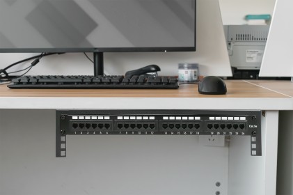 Digitus Staffa Per Montaggio A Parete Per Apparecchiature Da 19 Pollici, 2Uh