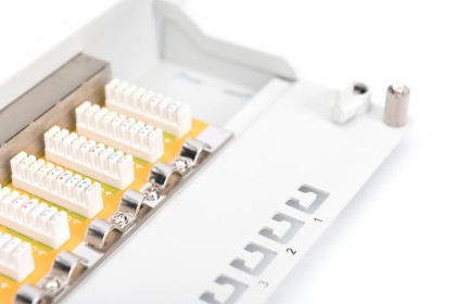 Pannello Patch 10" 8 Porte Schermate Categoria 6 Grigio