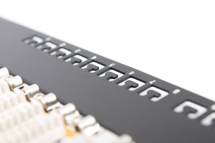 Pannello Patch 19&#34; Schermato 16 Porte 8 Poli Rj45 Per Reti Categoria 6 - 1 Unita&#39; Nero