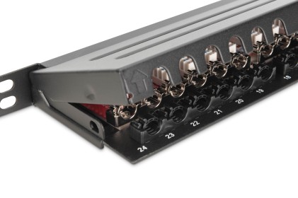 PANNELLO PATCH 24 PORTE CAT6A 0,5 UNITA  SCHERMATO