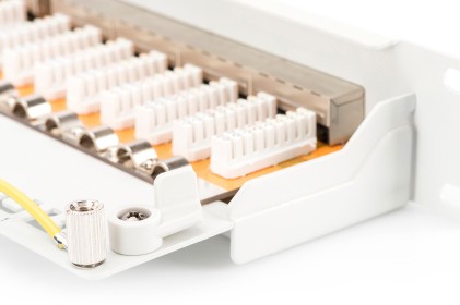 Pannello Patch 19" Schermato 24 Porte 8 Poli Rj45 Per Reti Categoria 6 - 1 Unità