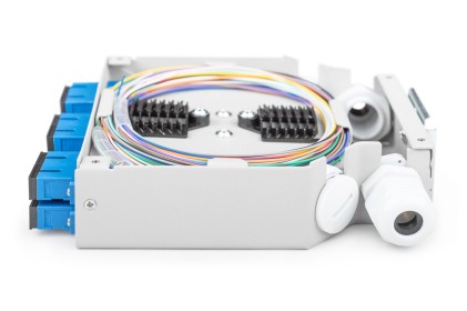 Scatola Per Guida Top-Hat In Fibra Ottica, Os2, Equipaggiata, Con Adattatore Sc E Pigtail