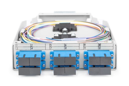 Scatola Per Guida Top-Hat In Fibra Ottica, Os2, Equipaggiata, Con Adattatore Sc E Pigtail