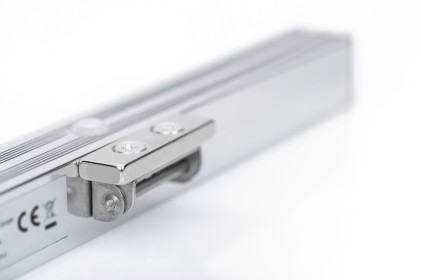 Luce Led Per Armadi Rack 19" Attacco Magnetico Con Alimentatore