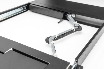 Console Kvm Modulare Hd Lcd Con Tft Da 17&#34;, Connessione Kvm Cat5 A 8 Porte, Touchpad, Layout Tastiera Italiana