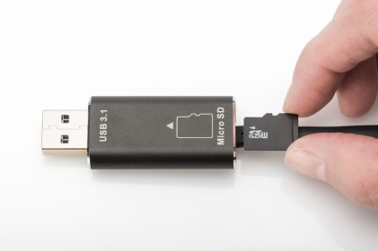 CAVO ESPANSIONE MEMORIA USB PER IPAD O IPHONE