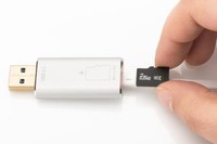 ESPANSIONE DI MEMORIA INTELLIGENTE PER iPHONE O iPAD FINO A 256 GB