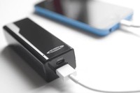 MINIBATTERIA UNIVERSALE PER TABLET/SMARTPHONE USB 5 VOLT 800MA CAPACITA  2200 MAH COLORE NERO