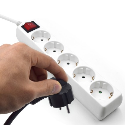 Ewent EW3916 prolunghe e multiple 1,5 m 5 presa(e) AC Interno Bianco