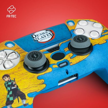 FR-TEC Demon Slayer Kimetsu No Yaiba Tanjiro Kamado Pack per controller PS5 con guscio rigido + impugnature + adesivo touchpad