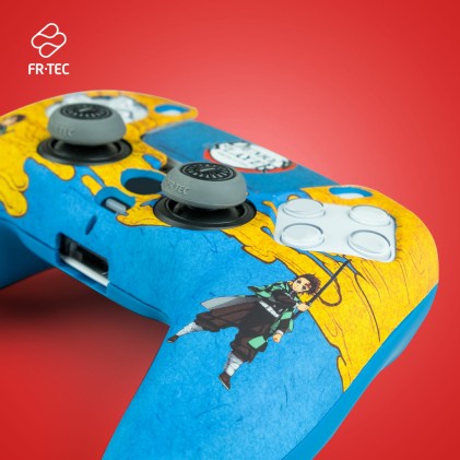 FR-TEC Demon Slayer Kimetsu No Yaiba Tanjiro Kamado Pack per controller PS5 con guscio rigido + impugnature + adesivo touchpad