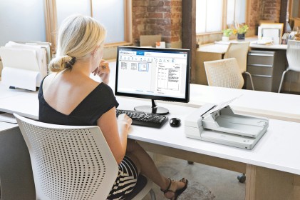 ORIGINALE Fujitsu Bianco PA03753-B001 SP-1425 ADF/Flatbed, 2x CMOS-CIS, 2x RGB-LED, 52 - 127 g/m2, 600 dpi, USB 2.0, 16W, 4.3kg