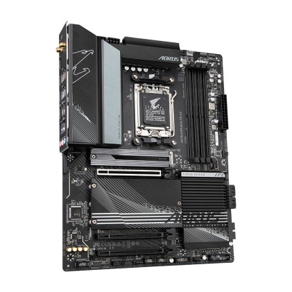 Gigabyte X670 AORUS ELITE AX scheda madre AMD X670 Socket AM5 ATX