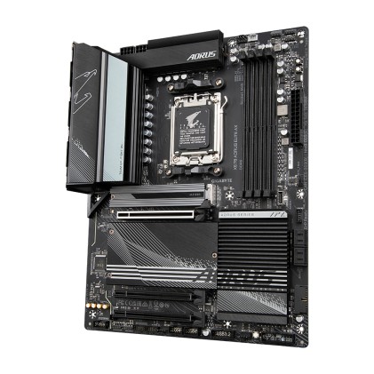 Gigabyte X670 AORUS ELITE AX scheda madre AMD X670 Socket AM5 ATX