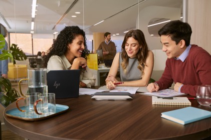 HP Poly Sync 40+ Microsoft Teams Certified USB-A USB-C Speakerphone +BT700 USB-A Adapter vivavoce Telefono cellulare/PC USB/Bluetooth Argento