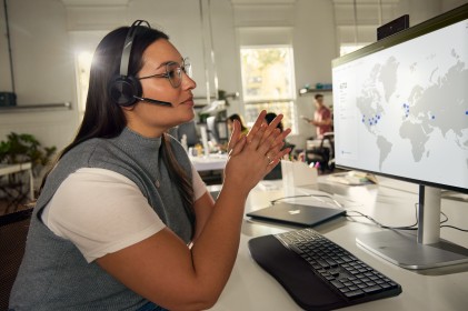 Poly Voyager Focus 2 Microsoft Teams Certified USB-C-C Headset +USB-C/A Adapter +Charging Stand