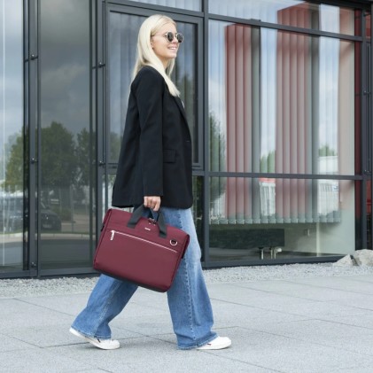 Hama Ultimate Maletin para Portatiles hasta 16.2" - Poliester - Interior Acolchado - 44.5x7x34cm - Color Rojo