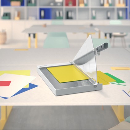 Taglierina per carta Leitz Precision Office A4+ - Rifila fino a 15 fogli - Formato A4 - Taglierina di precisione in acciaio rettificato