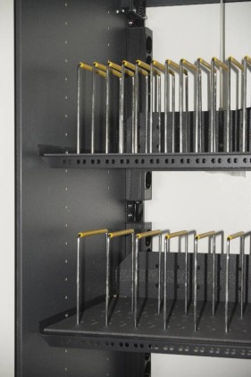 ARMADIO RICARICA 32 TABLET O 24 NOTEBOOK