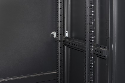 Armadio Rack 19" Per Reti 37U (A)1770, (L)600, (P)800 Colore Nero Porta Vetro