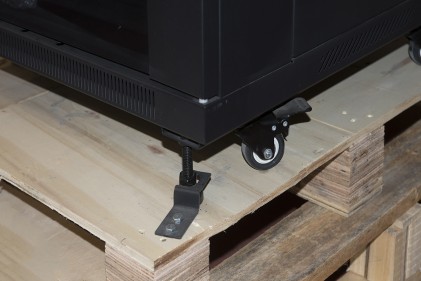 Armadio Rack 19" Per Reti 37U (A)1770, (L)600, (P)800 Colore Nero Porta Vetro