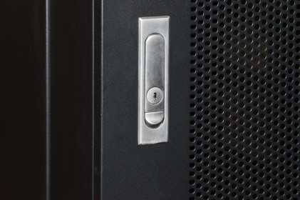 Armadio Rack 19&#34; 42U (A)2055, (L)800, (P)1000 Porta Traforata Colore Nero Con Guidacavi  Laterale