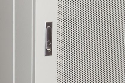 Armadio Rack 19&#34; 42U (A)2055, (L)800, (P)1000 Porta Traforata Colore Grigio Con Guidacavi  Laterale