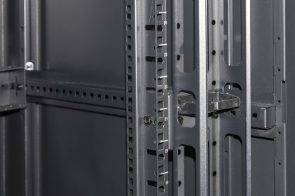 ARMADIO RACK 19" 42U (A)2055, (L)800, (P)800 COLORE NERO