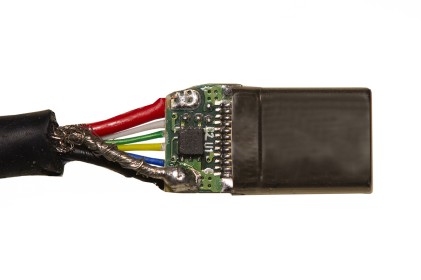 Cavo Usb-C 3.1 Gen1 (5 Gbps) Gestione Attiva Corrente Fino A 3A 60 Watt Con E-Mark Maschio/Maschio Nero Mt 2