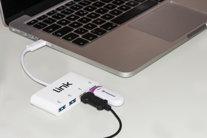 Hub Con 4 Porte Usb 3.0 Connettore Usb-C