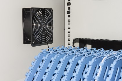 Armadio Alloggiamento 40 Tablet Con Ruote Multiprese Incluse Ventole Di Raffreddamento Porta In Acciaio Traforata