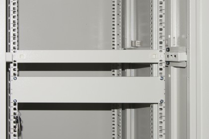 Pannello Cieco 2 Unita&#39; Per Armadi Rack 19&#34; Colore Grigio Chiusura A Scatto