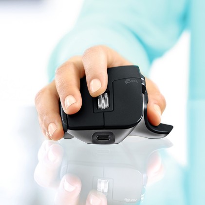 Logitech MX Master 3 &ndash; Mouse Wireless Avanzato per Mac, Scorrimento Rapido, Design Ergonomico, 4000 DPI, Personalizzabile, USB-C Risparmio Energia, Bluetooth, Apple MacBook, Compatibile iPad